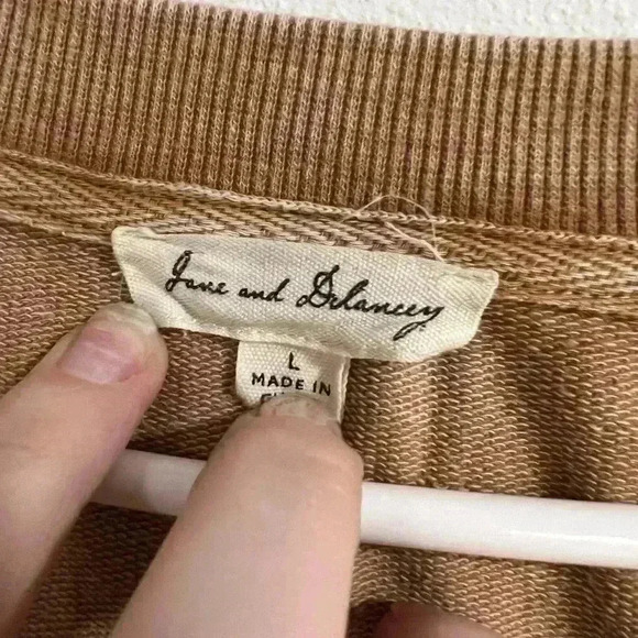 Mustard/golden distressed casual long sleeve size L v neck great condition - Picture 3 of 4